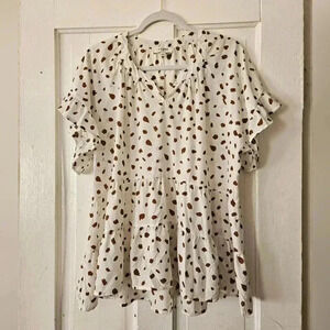 Umgee Dalmatian Short Sleeve Tiered Top Women’s Size Small, Cream And Brown